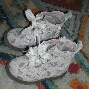 Adorable Giovanna Light Pink Floral Print Combat Boots Cat & Jack Toddler size 5